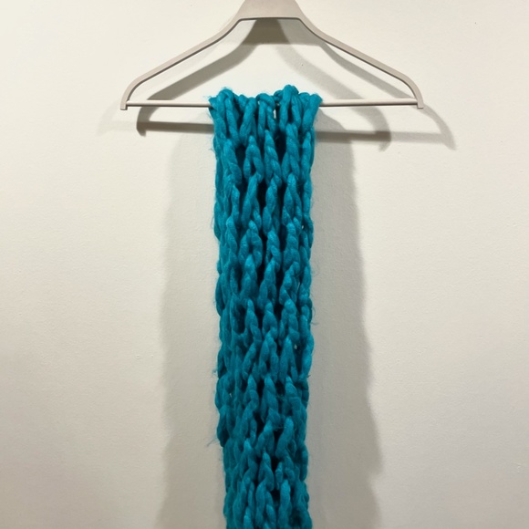 Arm Knit Chunky Scarf/ Hand knit accessory/ Chunky yarn/ Hand knit scarf - Picture 1 of 4